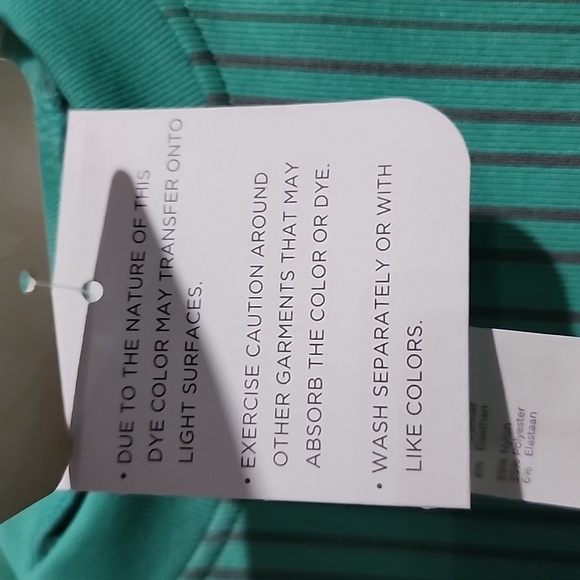 Fablerics Whitney Seamless Cropped L/S Top - Picture 3 of 4